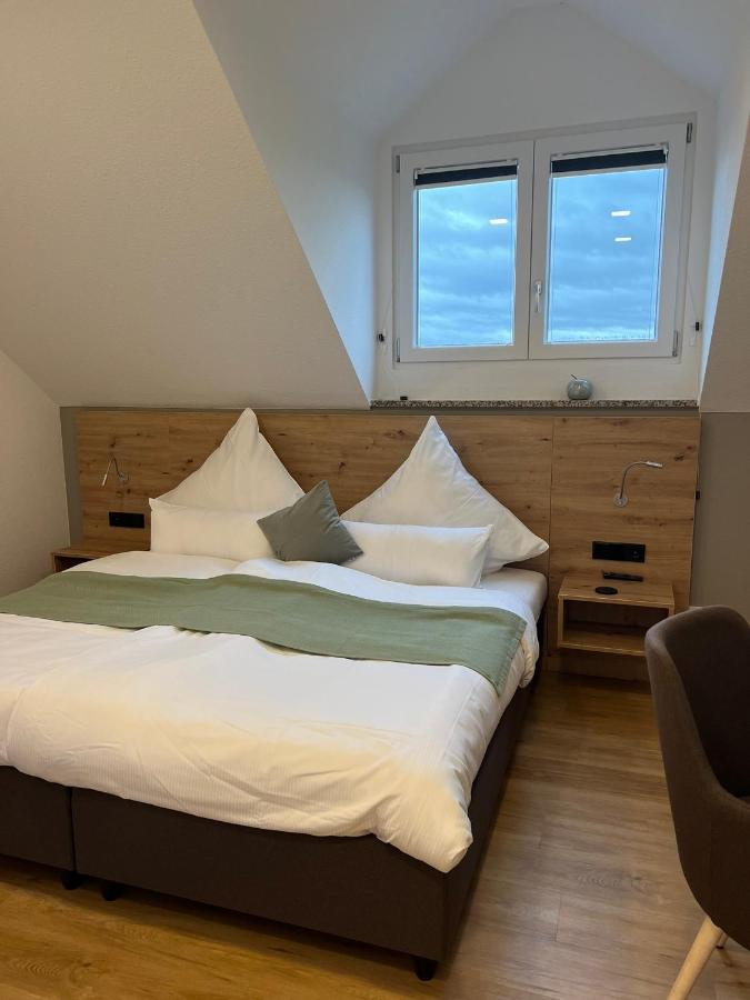 Vorgebirgsblick - Restaurant Biergarten Gaestehaus Bornheim  Bagian luar foto